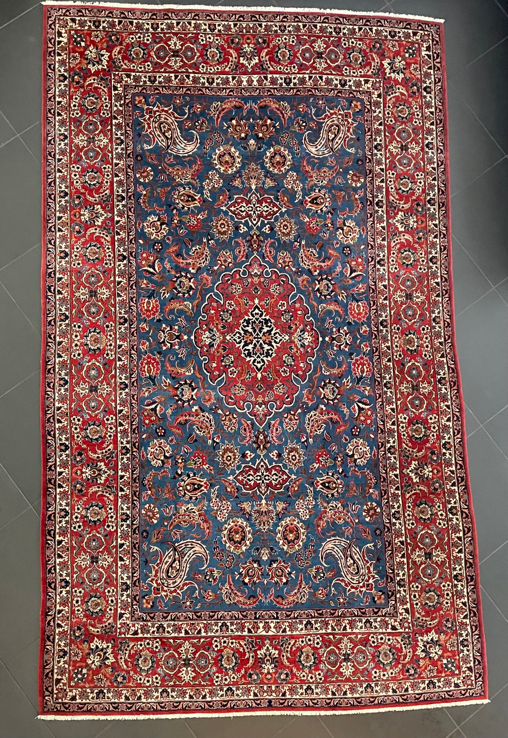 Isfahan Rug 348x208cm