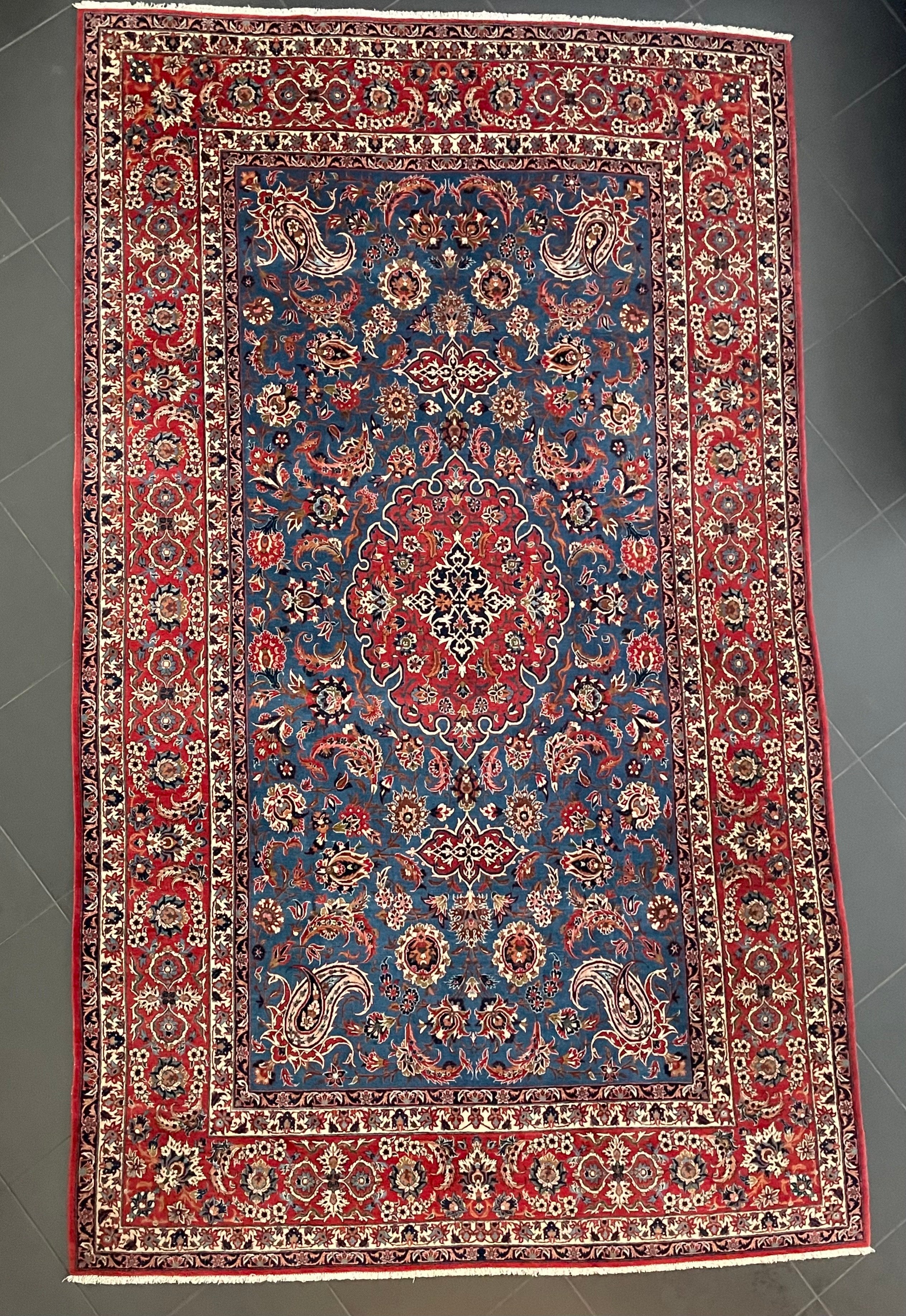 Isfahan Rug 348x208cm