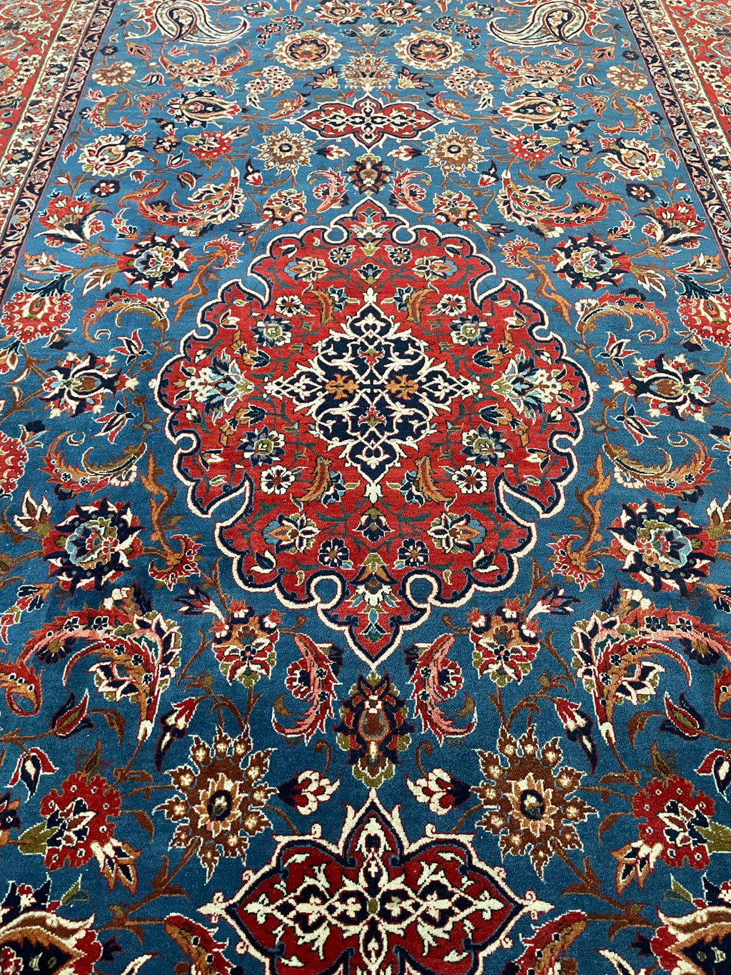 Isfahan Rug 348x208cm