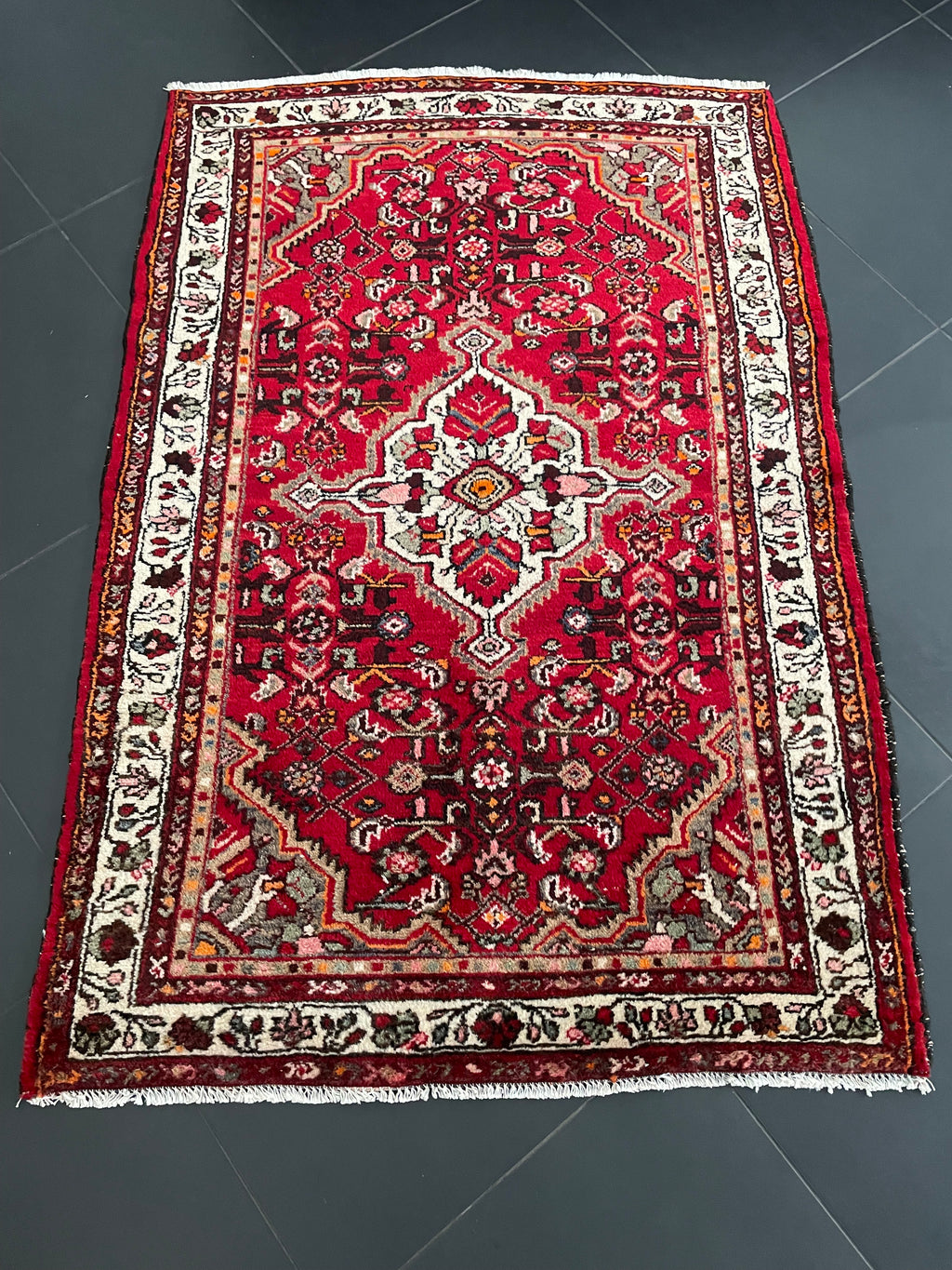 Hamadan Rug 157 × 110 cm