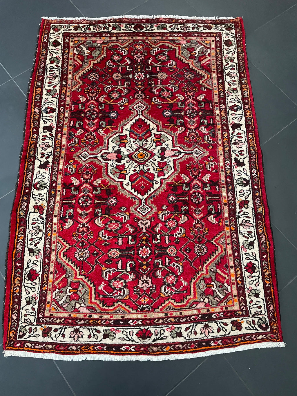 Hamadan Rug 157 × 110 cm