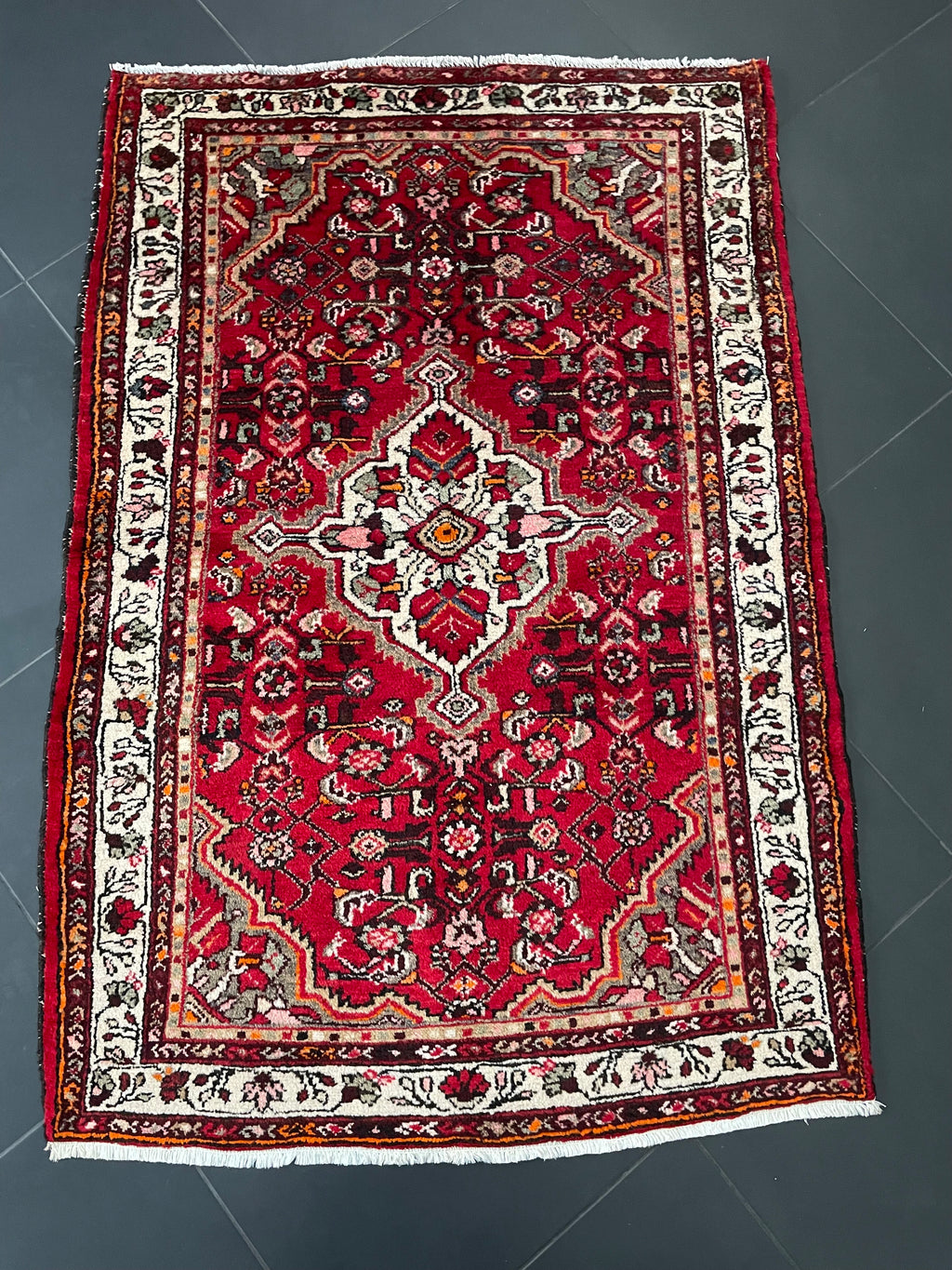Hamadan Rug 157 × 110 cm
